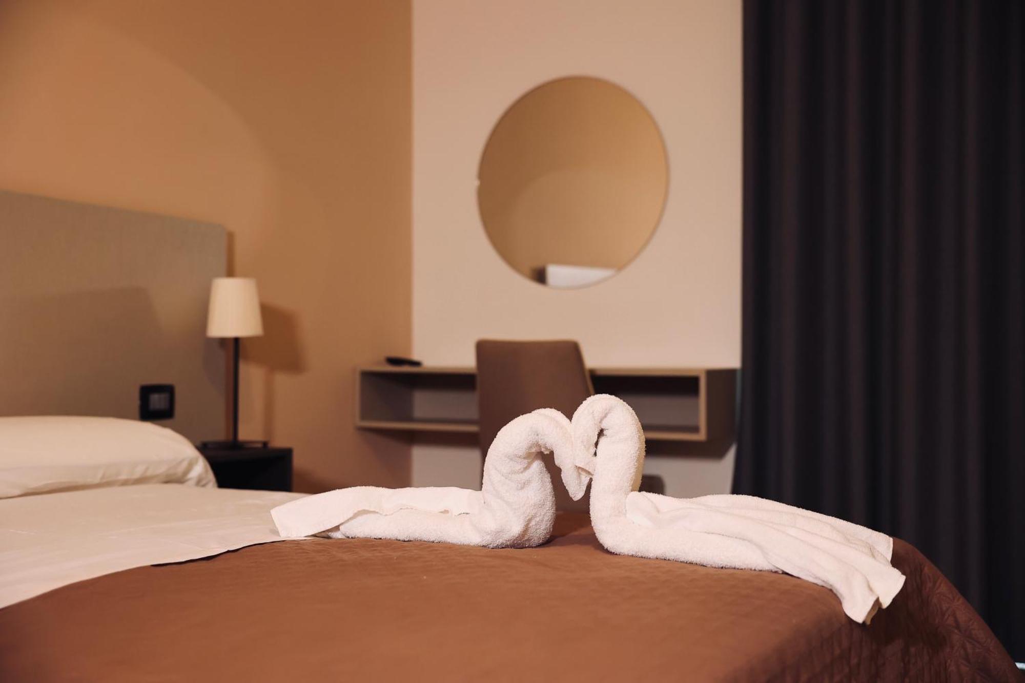 Hotel Futuro Аверса Екстер'єр фото