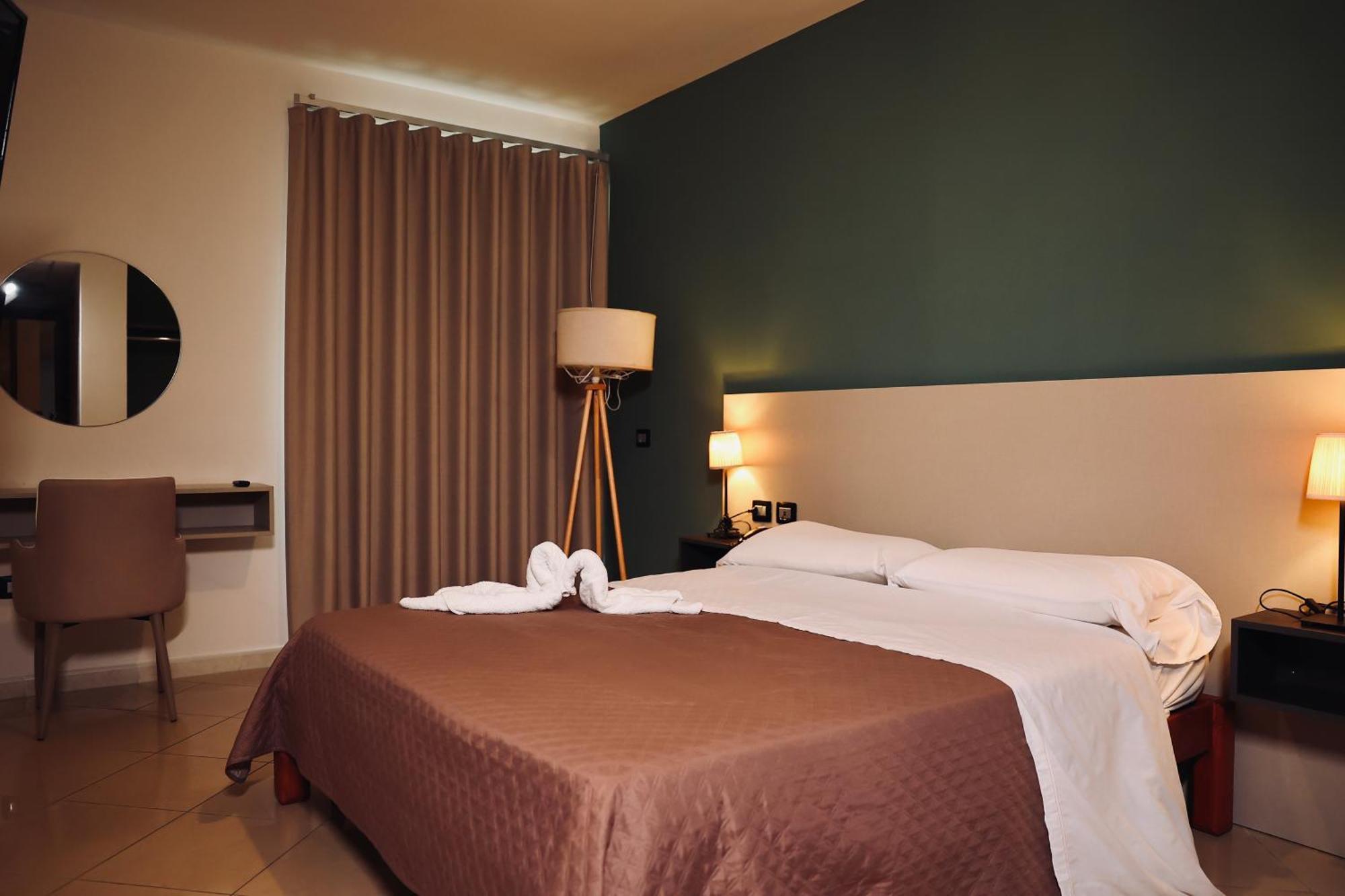 Hotel Futuro Аверса Екстер'єр фото