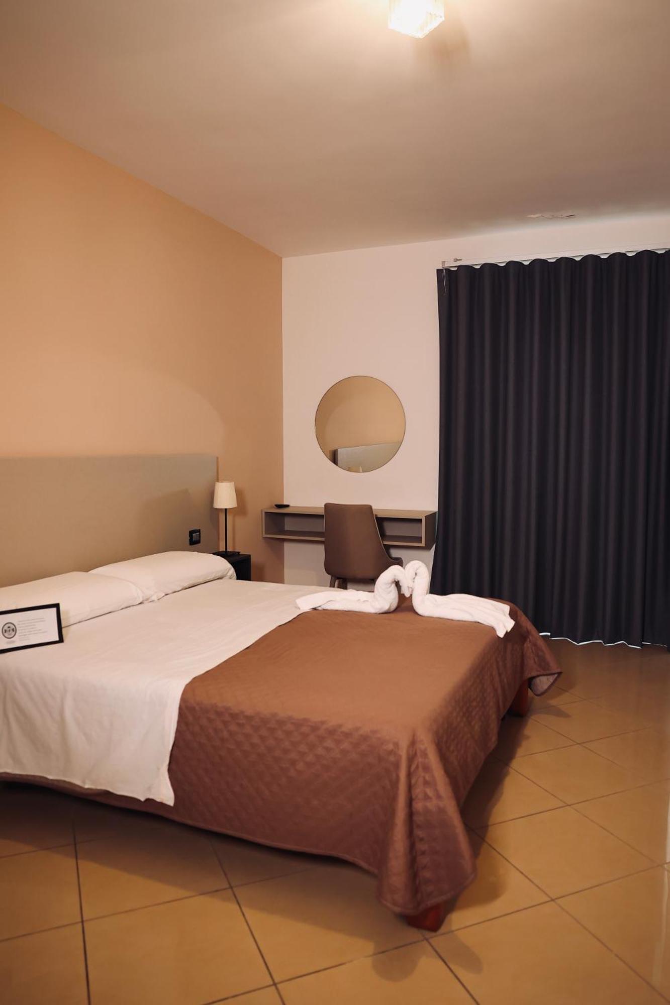 Hotel Futuro Аверса Екстер'єр фото