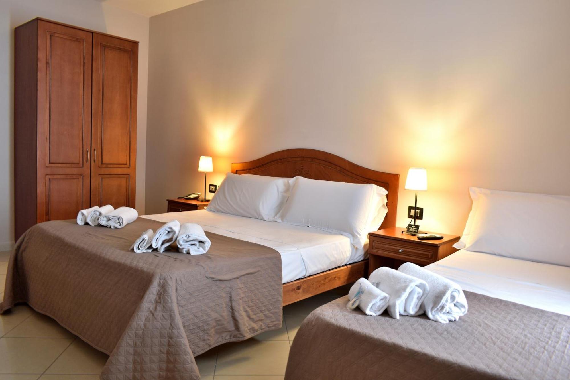 Hotel Futuro Аверса Екстер'єр фото