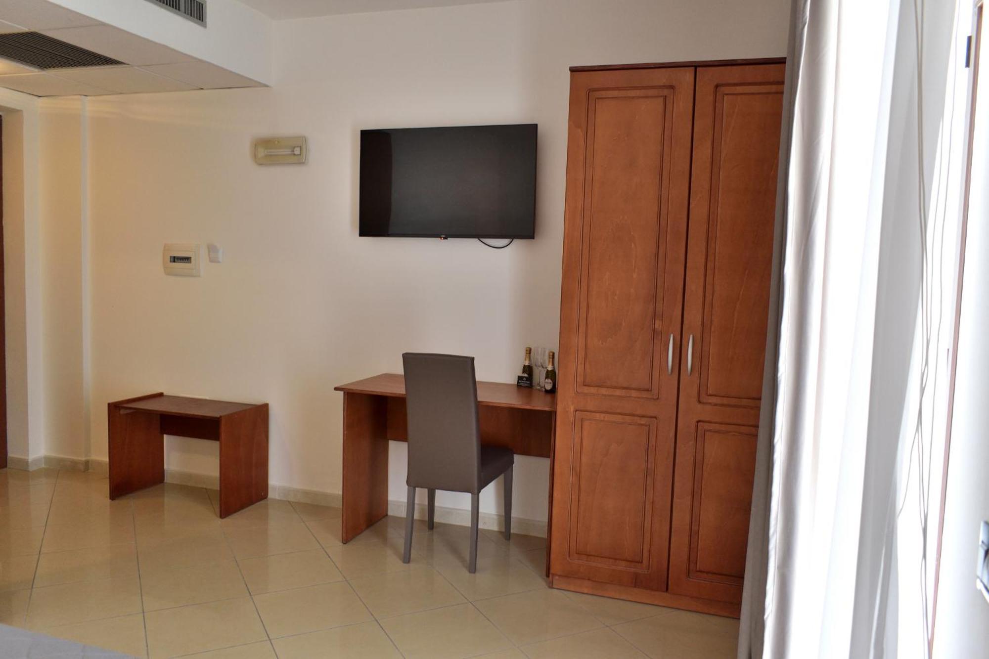 Hotel Futuro Аверса Екстер'єр фото