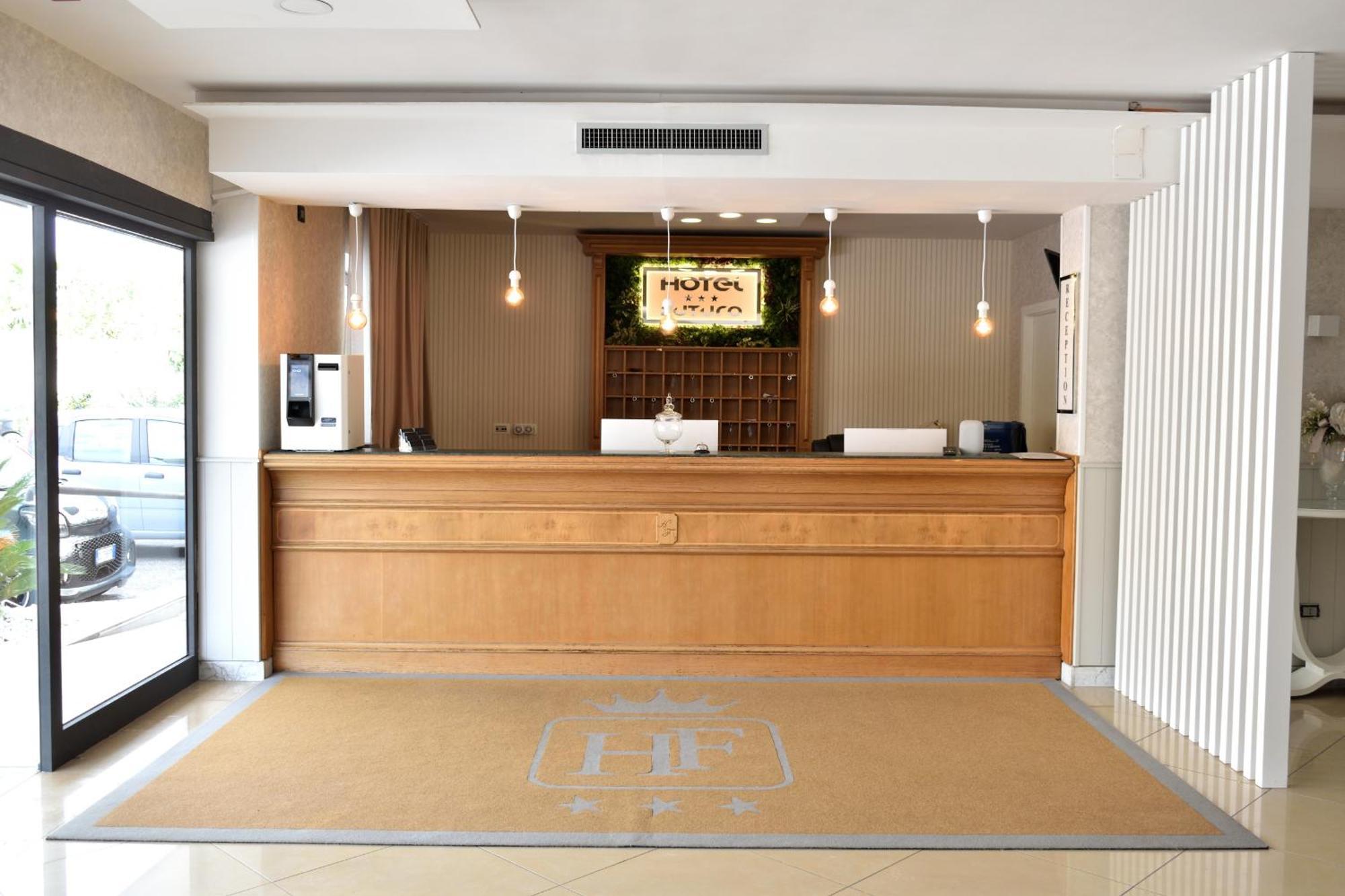 Hotel Futuro Аверса Екстер'єр фото
