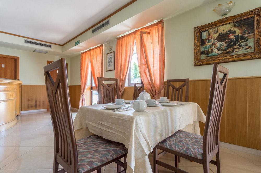 Hotel Futuro Аверса Екстер'єр фото
