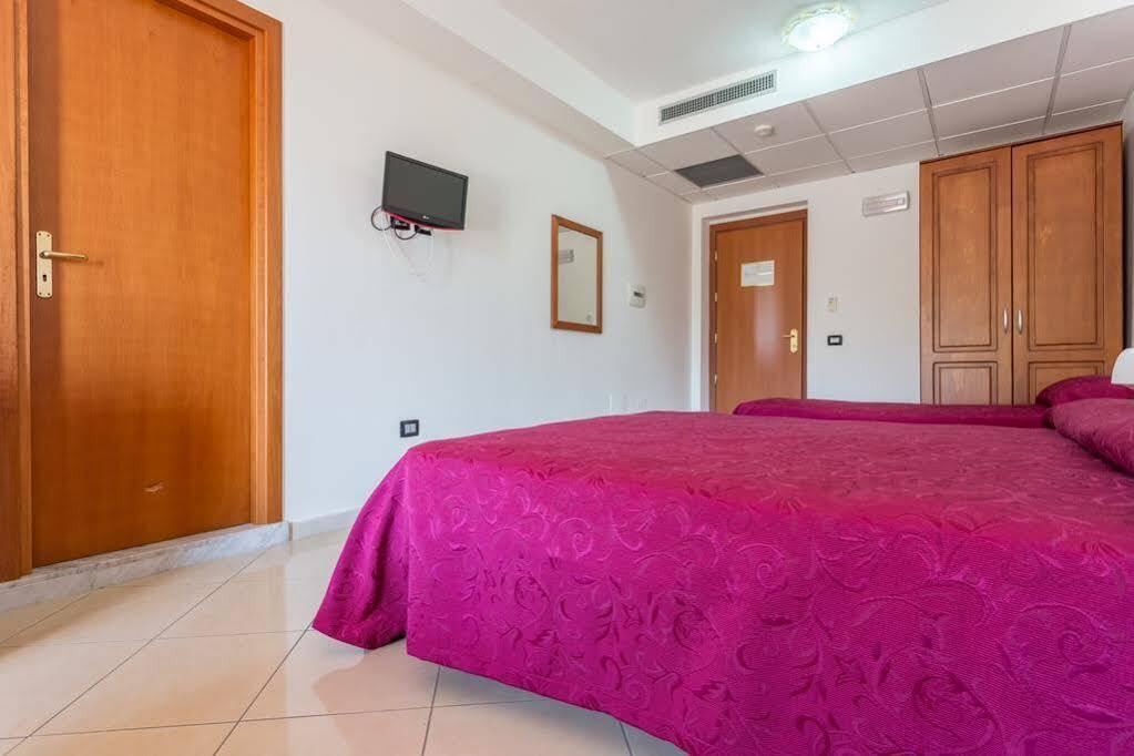 Hotel Futuro Аверса Екстер'єр фото